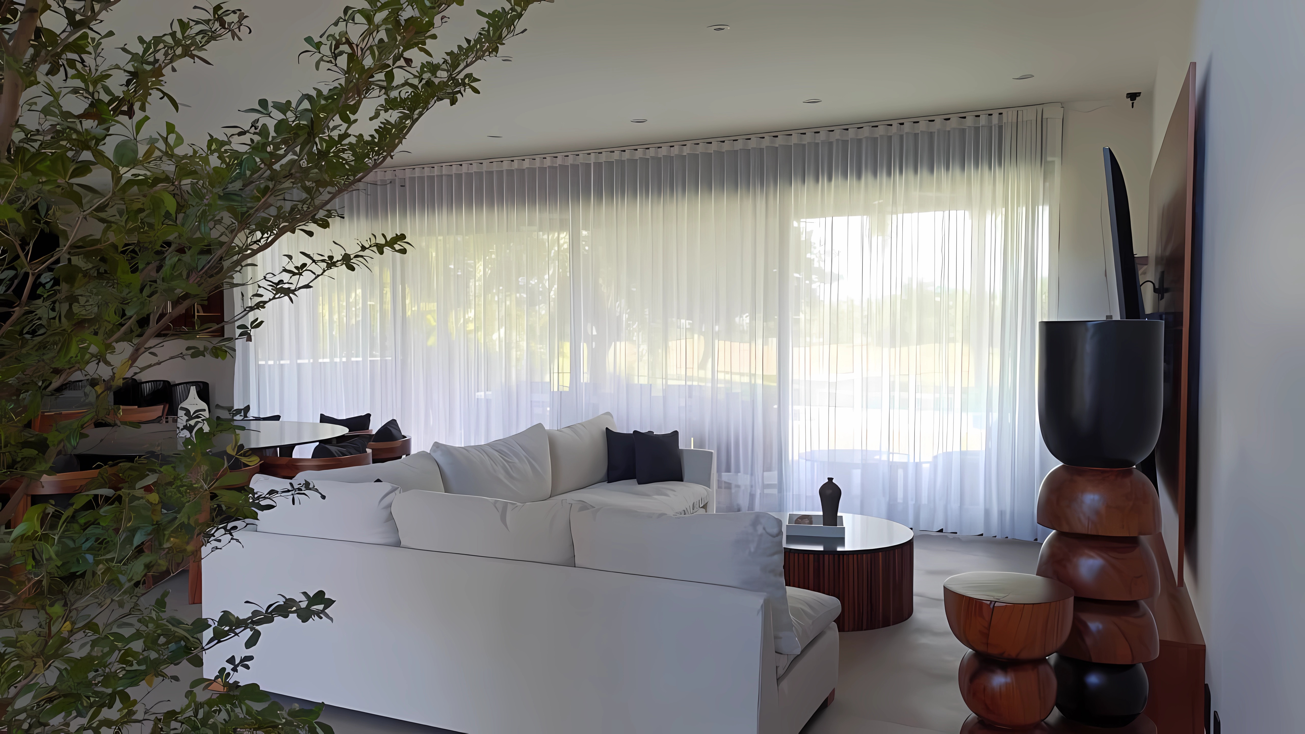 Cortinas sheer en sala de lujo
